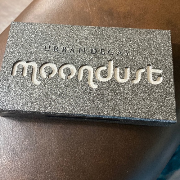 Urban Decay- Moondust Palette - Picture 2 of 3